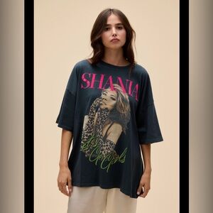 Daydreamer Shania Dark Gray Graphic Tee